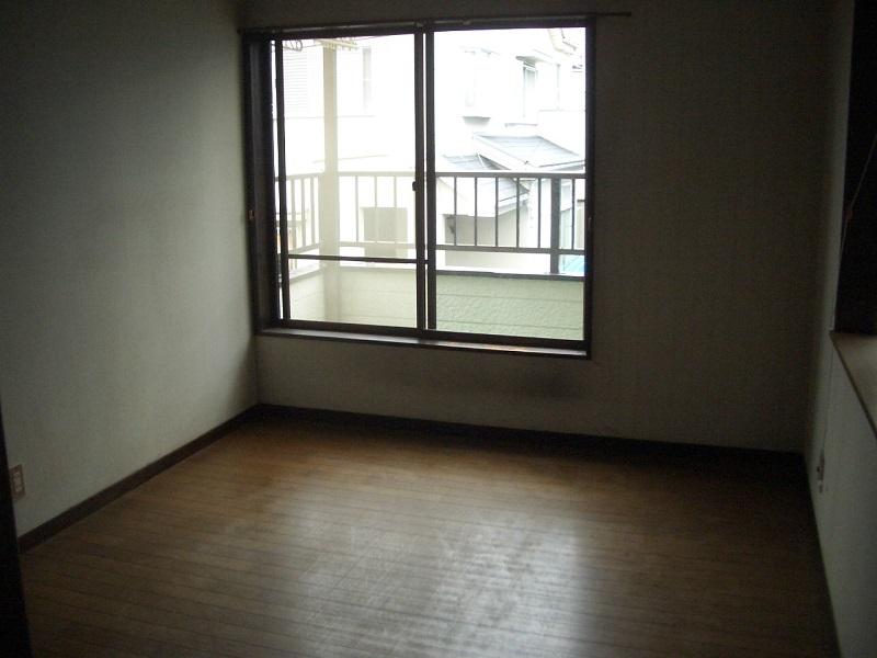 Other introspection. Second floor 6 Pledge Western-style (2)