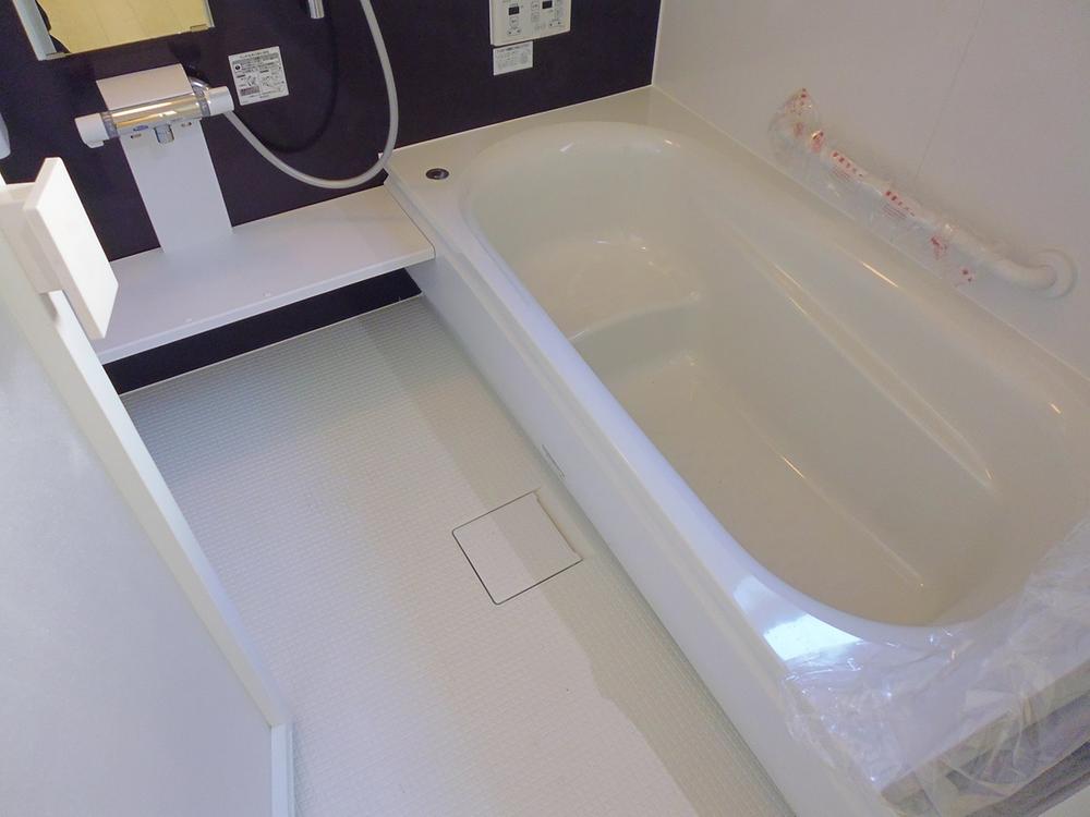 Bathroom. 1 Building