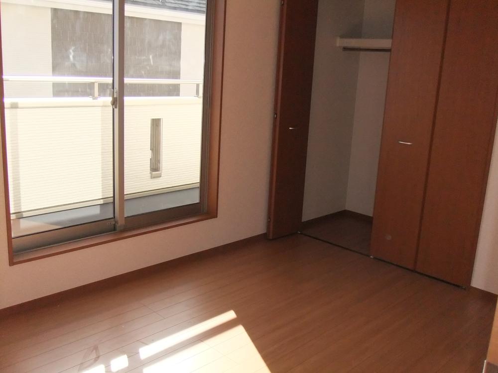 Non-living room. Indoor (12 May 2013) Shooting