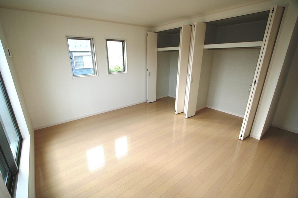 Same specifications photos (Other introspection). Same specifications