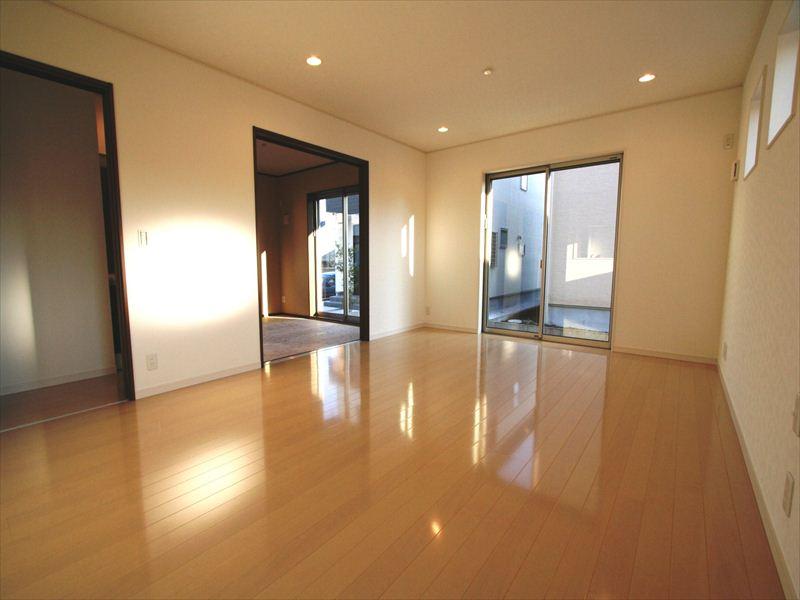 Same specifications photos (living). Same specifications