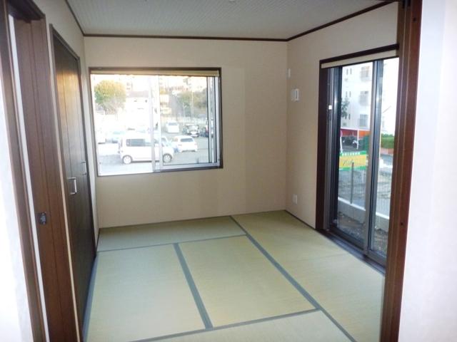 Same specifications photos (Other introspection). Same specifications