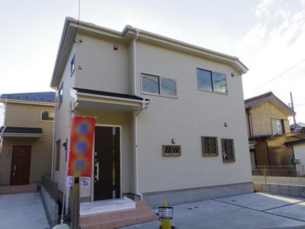 Local appearance photo. 1 Building Local (11 May 2013) Shooting