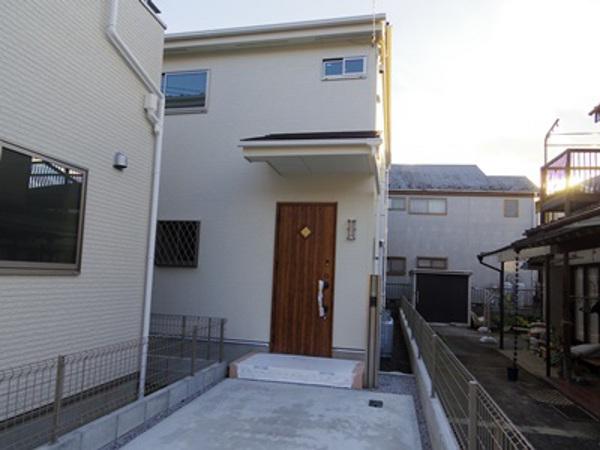 Local appearance photo. Building 3 Local (11 May 2013) Shooting