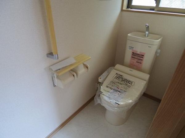 Toilet. Building 3 Indoor (11 May 2013) Shooting