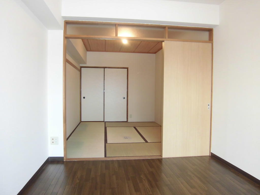 Living and room. Japanese-style room 6.0 tatami