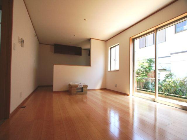 Same specifications photos (living). Same specifications