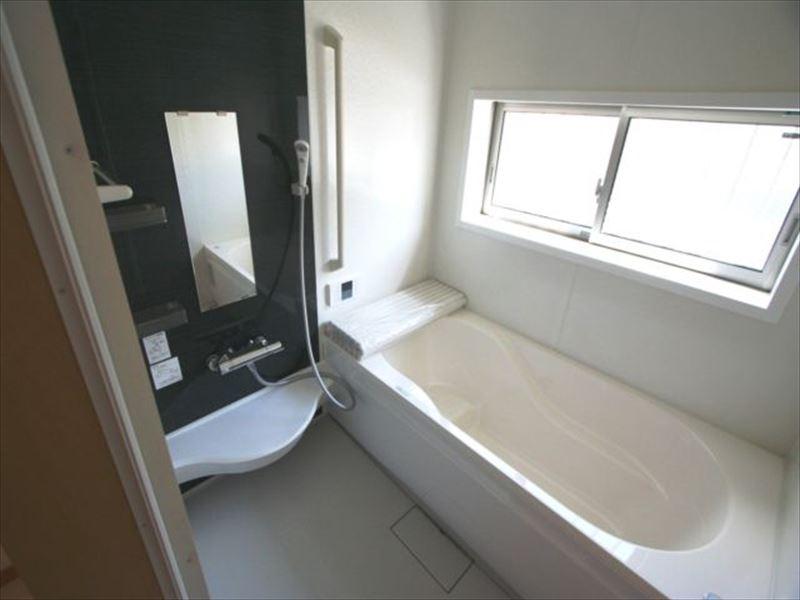 Same specifications photo (bathroom)