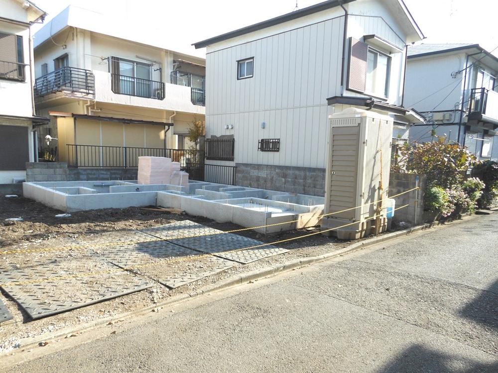 Local photos, including front road. Local (12 May 2013) Shooting