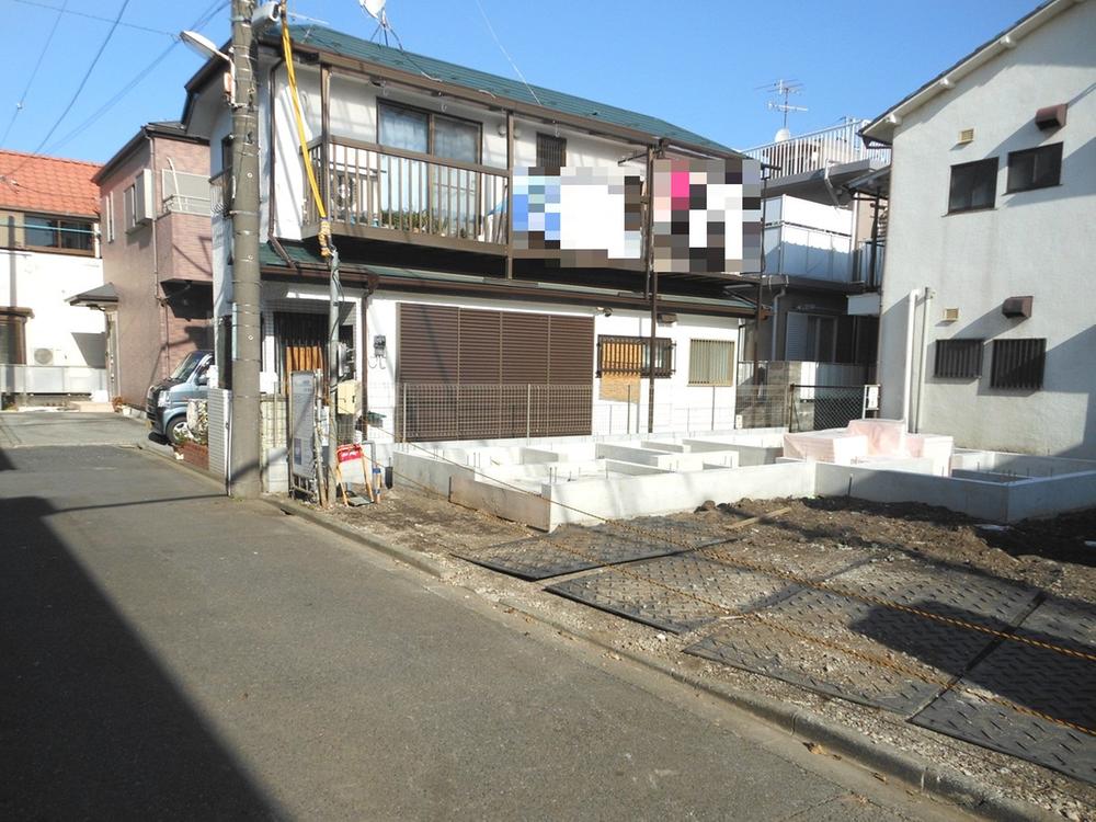 Local photos, including front road. Local (12 May 2013) Shooting