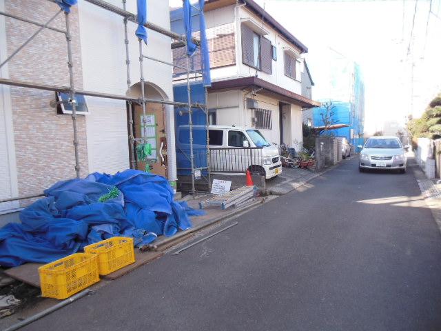 Local photos, including front road. Local (11 May 2013) Shooting