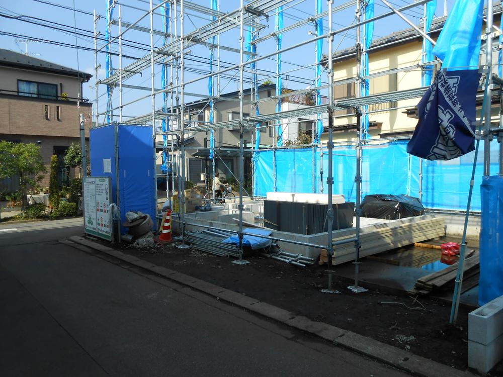 Local appearance photo. Local (11 May 2013) shooting parking space two (depending on model)