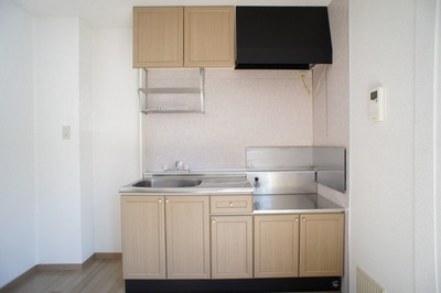 Kitchen. Many storage space around the kitchen, You Hakadori also cuisine! ! 