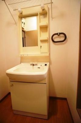 Washroom. Wash basin is an independent type! Effortlessly prepare for going out ☆ 