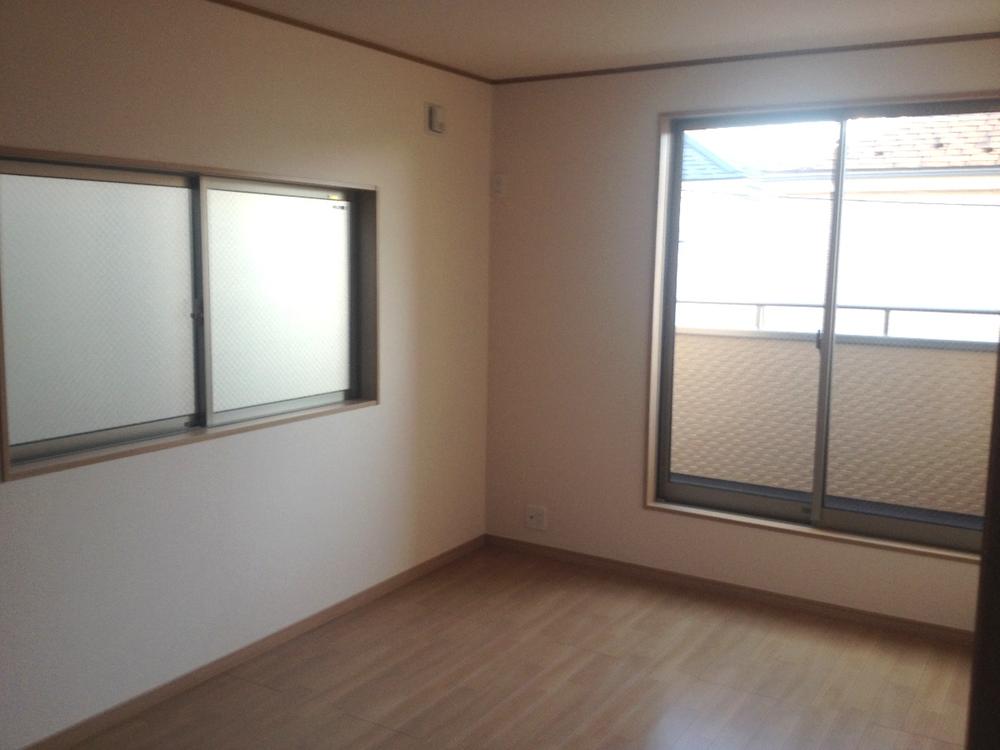 Non-living room. 1 Building