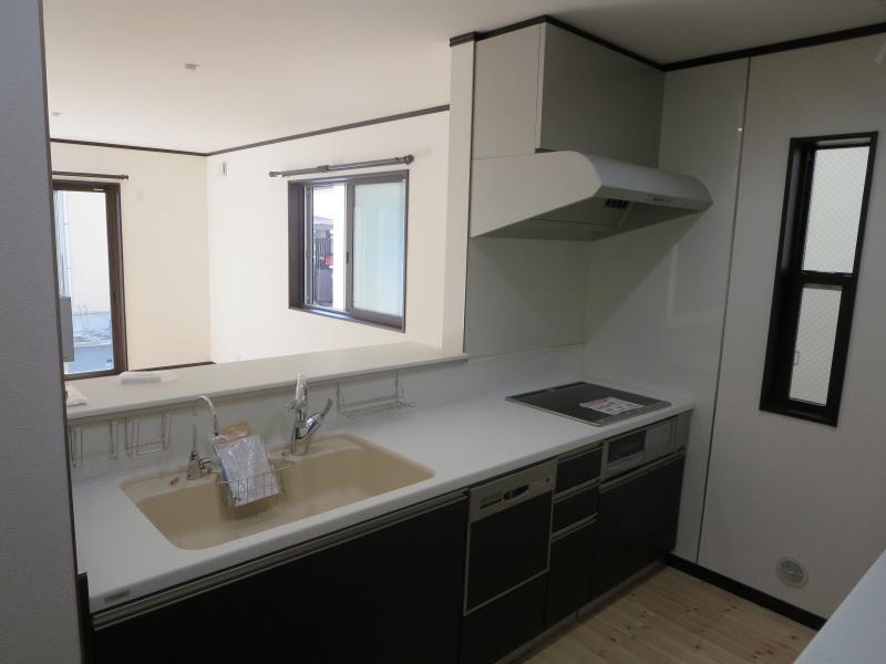 Kitchen. While cooking face-to-face kitchen conversation with your family can enjoy.