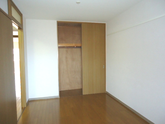 Other room space. Western-style 6.6 tatami closet