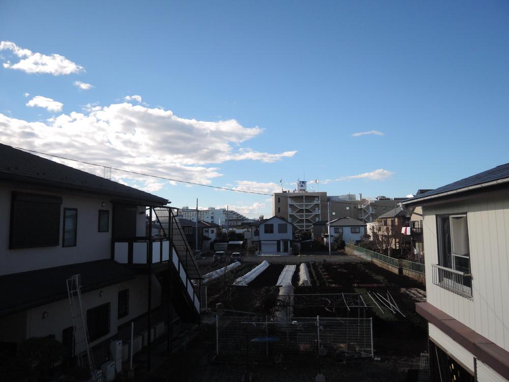 View photos from the dwelling unit. View from the site (December 2013) Shooting