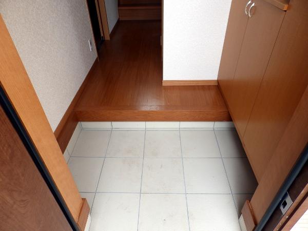 Entrance. Local (10 May 2013) Shooting