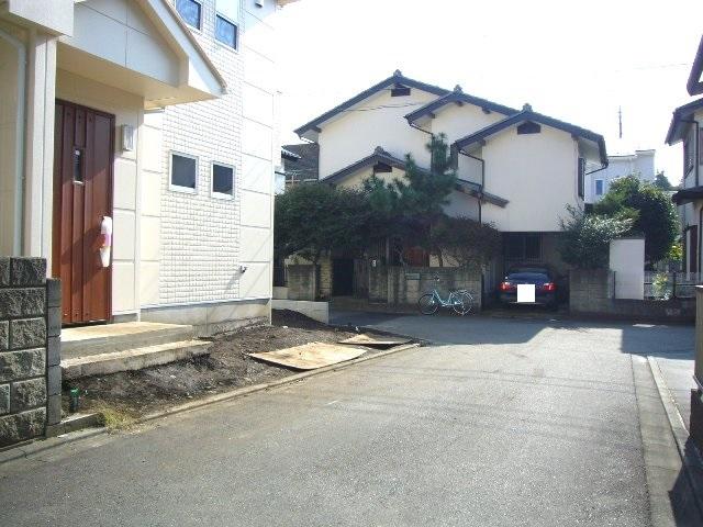 Local photos, including front road. Adjacent road