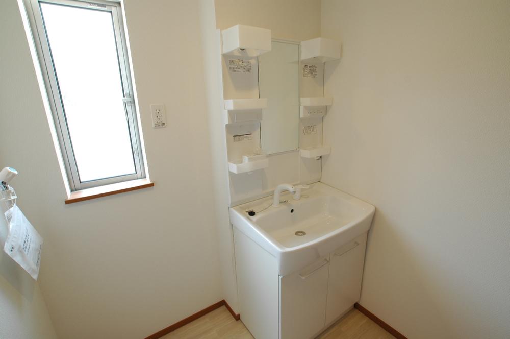 Same specifications photos (Other introspection). Same specifications