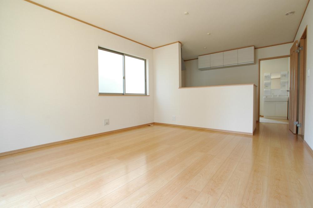 Same specifications photos (living). Same specifications