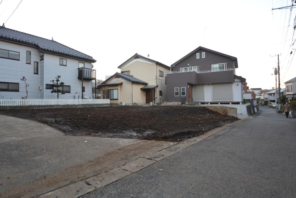 Local appearance photo. Local (12 May 2013) Shooting