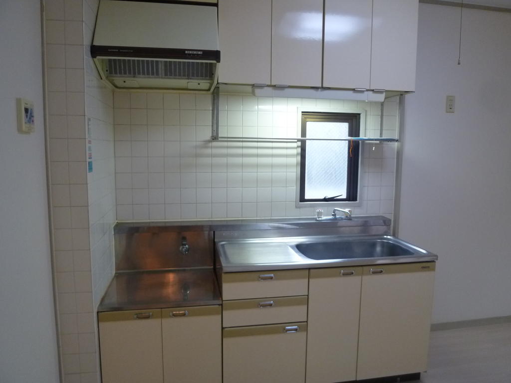 Kitchen. Allowed installation your favorite gas stove ☆