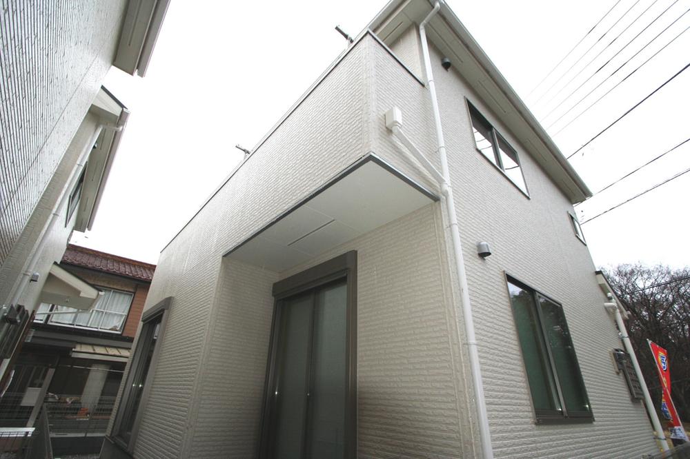 Local appearance photo. Local (12 May 2013) Shooting