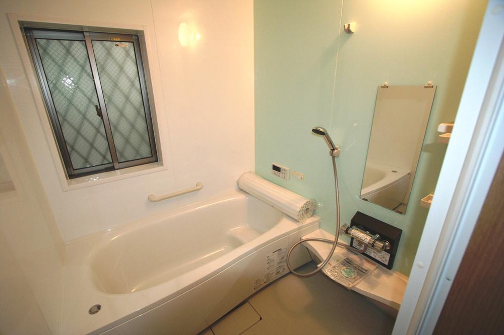 Bathroom. Local (12 May 2013) Shooting