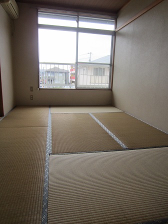 Living and room. It is a Japanese-style room of spread than the Mansion Type