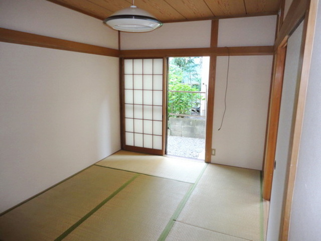 Other room space. Japanese-style room of calm atmosphere