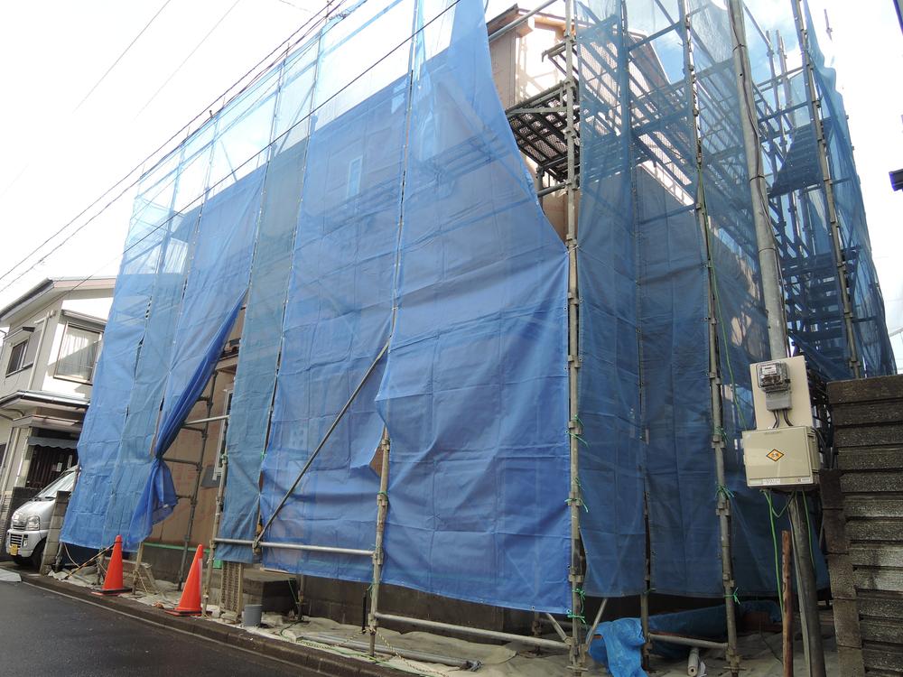 Local appearance photo. Local (12 May 2013) Shooting