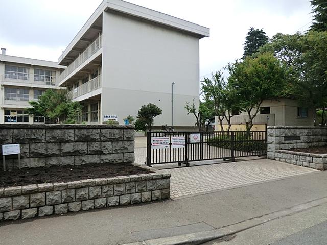 Primary school. Kamitsuruma since they can attend school in a safe way up to 1000m elementary school to elementary school, It is also safe for children ☆