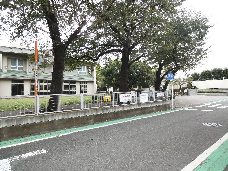 Primary school. 957m to Sagamihara Municipal Moegi stand elementary school