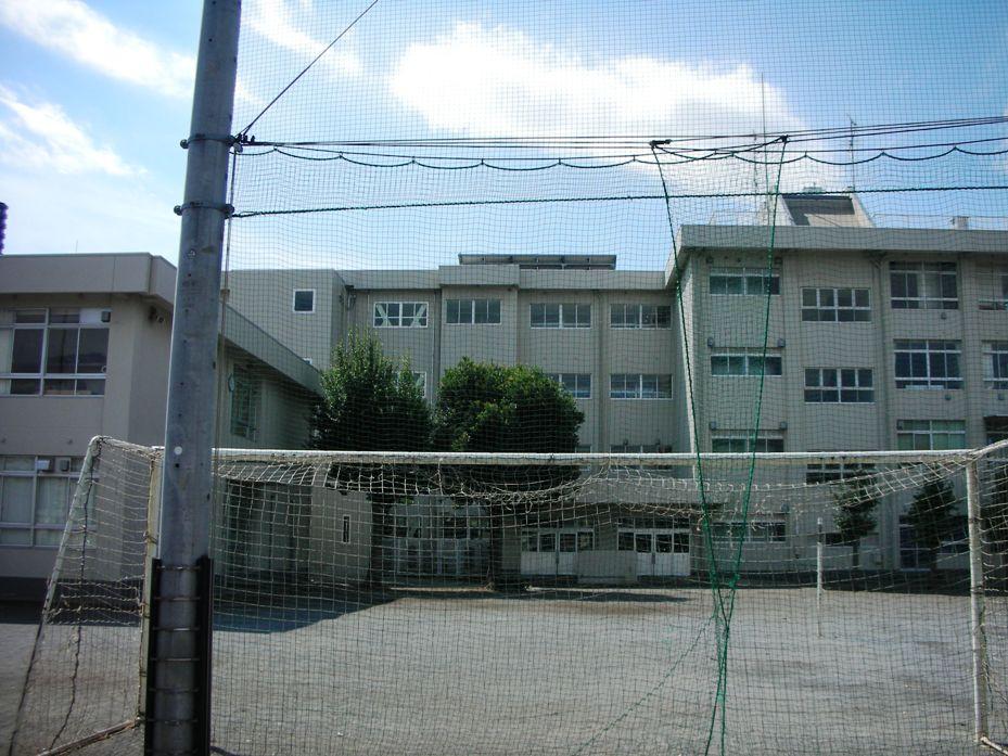 Junior high school. 972m to Sagamihara City Taniguchi junior high school