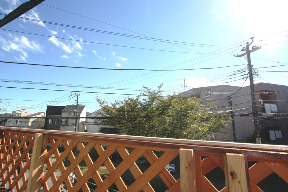 View photos from the dwelling unit. Local (10 May 2013) Shooting