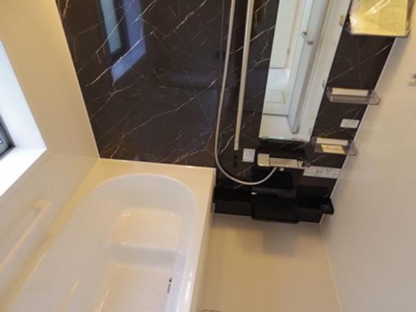 Bathroom. Indoor (12 May 2013) Shooting