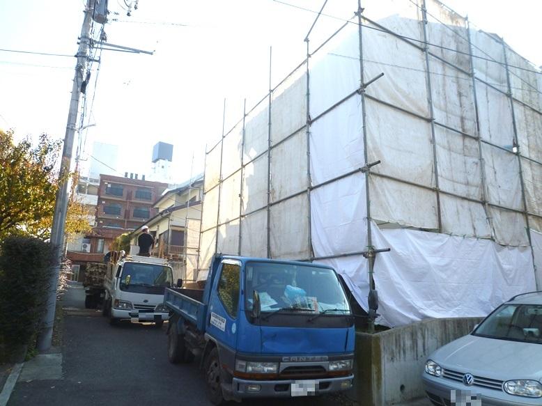 Local photos, including front road. Local (12 May 2013) Shooting