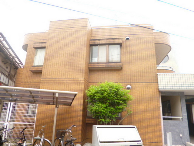 Building appearance.  ☆ Located in a quiet residential area ☆ 