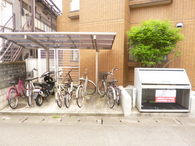 Entrance.  ☆ There are bicycle parking lot with a roof ☆ 