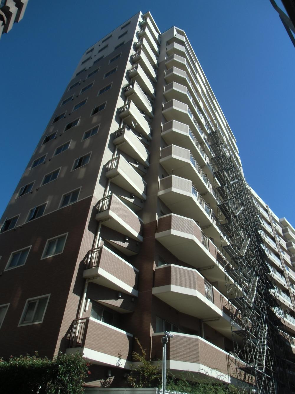 Local appearance photo. Local (11 May 2013) Shooting