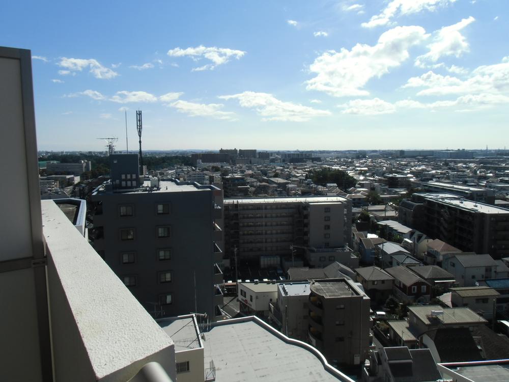 View photos from the dwelling unit. View from the site (November 2013) Shooting