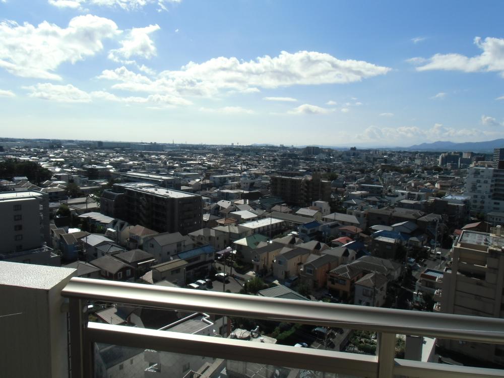 View photos from the dwelling unit. View from the site (November 2013) Shooting