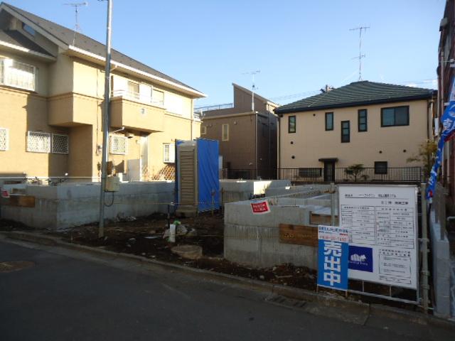 Local photos, including front road. Local (12 May 2013) Shooting