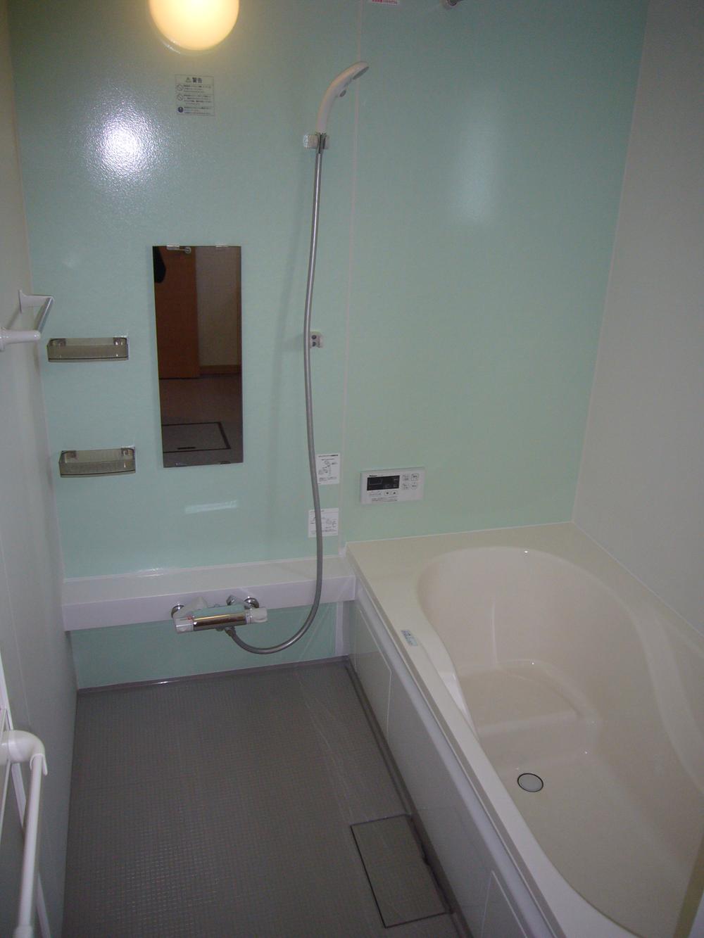 Bathroom. Indoor (12 May 2013) Shooting