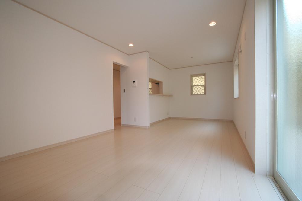 Same specifications photos (living). ( Building) same specification