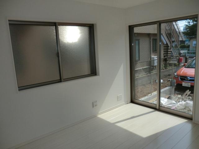 Non-living room. Local (September 2013) Shooting