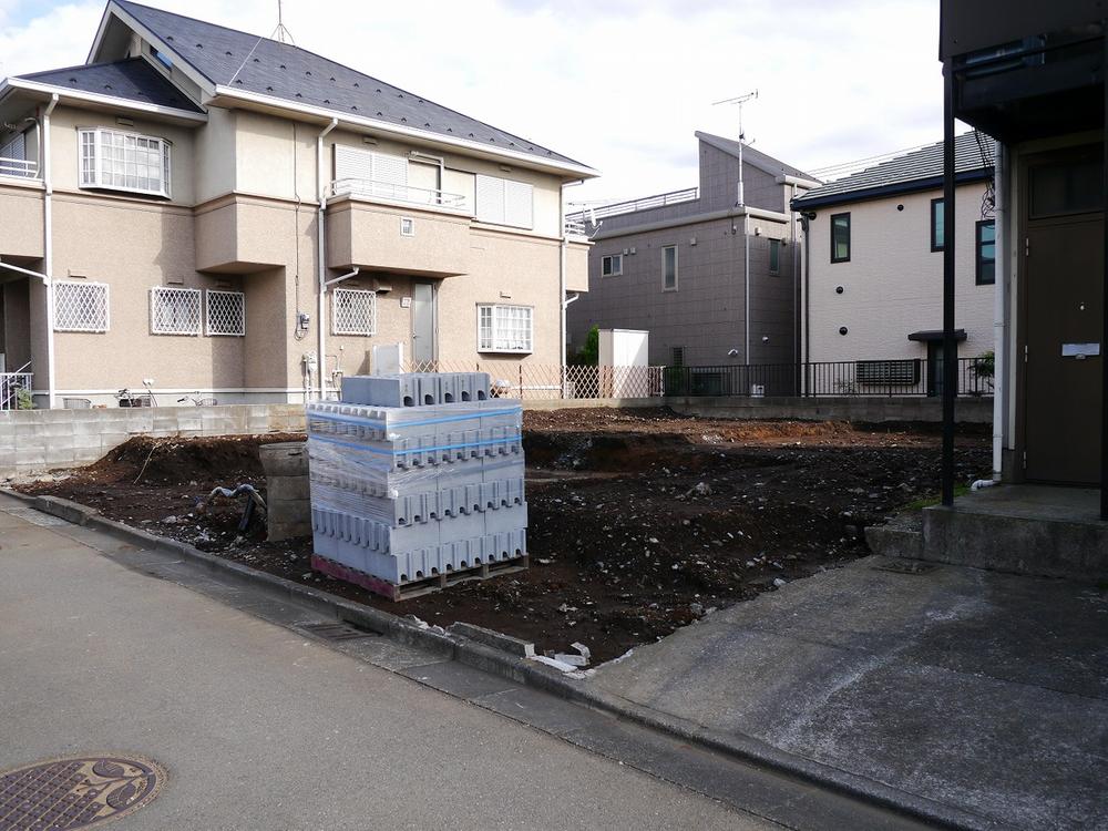 Local appearance photo. MEGA Don in a quiet residential area of ​​Higashi-Rinkan Station walk 13 minutes ・ Commercial facilities, such as a 5-minute walk from the Quijote is also many living convenient environment.