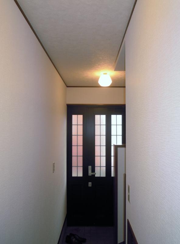 Entrance. Entrance hall ・ Sort pasting hallway Cross